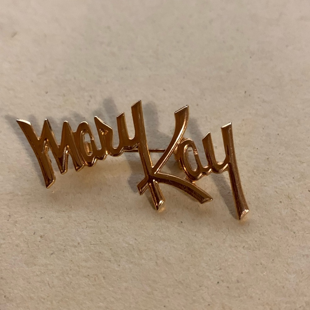 Vintage Mary Kay Gold Tone Metal Consultant Lapel Pin Brooch